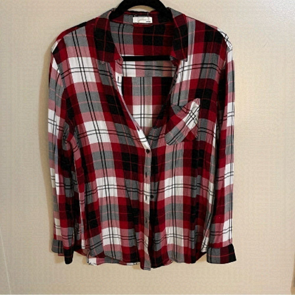 𝅺🎀 Garage Red Black And Grey Plaid Button Down Shirt, Size Med
